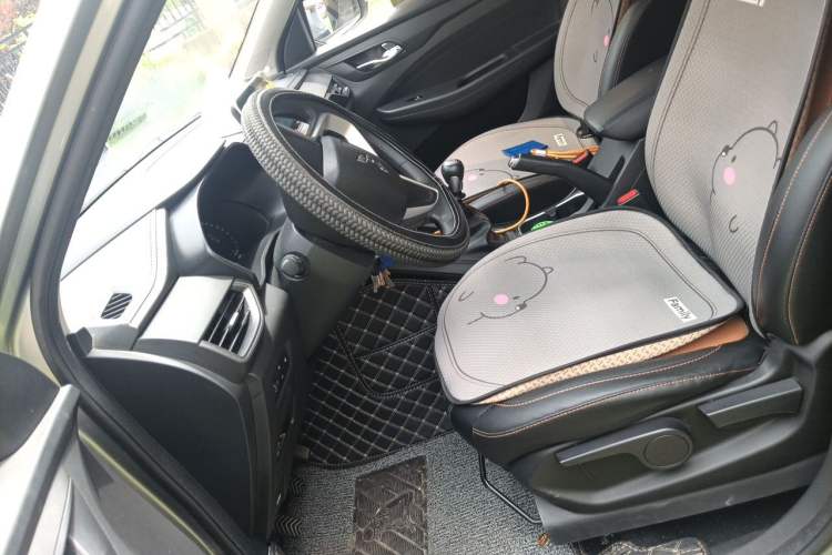 Used Wuling Hongguang S3 2019 1.5L Manual Comfort Model China VI Standard Left Front Seat