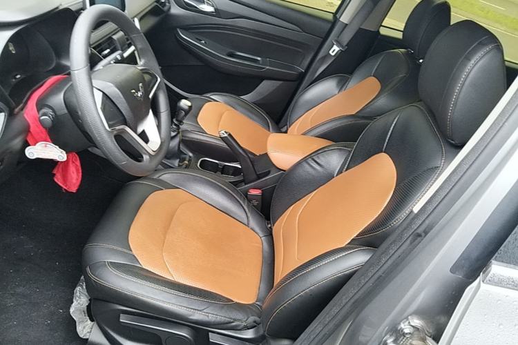 Used Wuling Hongguang S3 2019 1.5L Manual Comfort Model China VI Standard Left Front Seat