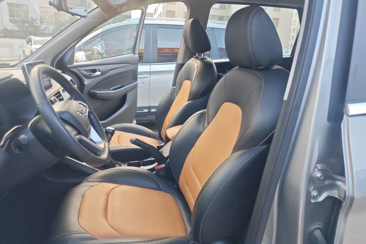 Used Wuling Hongguang S3 2019 1.5L Manual Comfort Model China VI Standard Left Front Seat