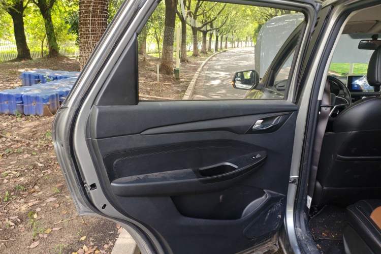 Used Wuling Hongguang S3 2019 1.5T Manual Comfort Edition China VI Standard Left Rear Door Interior