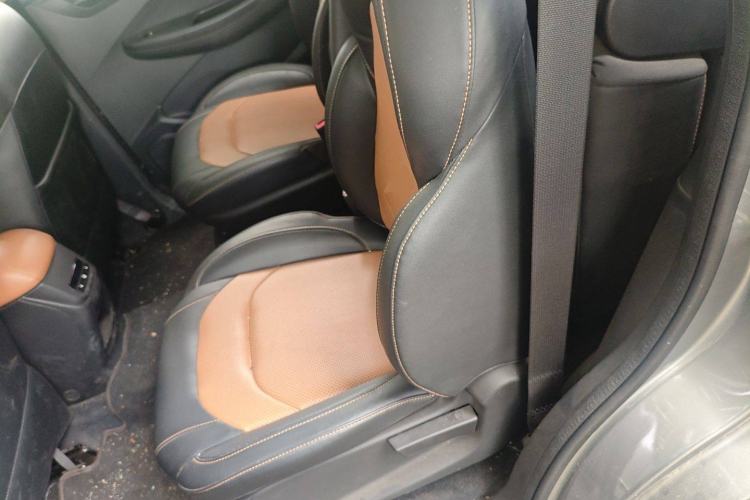 Used Wuling Hongguang S3 2019 1.5T Manual Comfort Edition China VI Standard Left Rear Seat