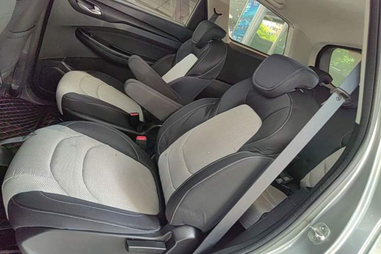 Used Wuling Hongguang S3 2019 1.5L Manual Standard Version China VI Standard Left Rear Seat