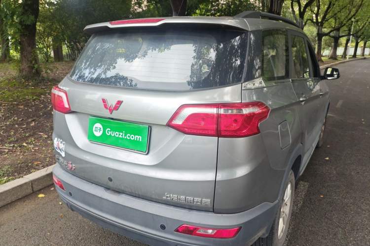 Used Wuling Hongguang S3 2019 1.5T Manual Comfort Edition China VI Standard Rear Right 45 Deg