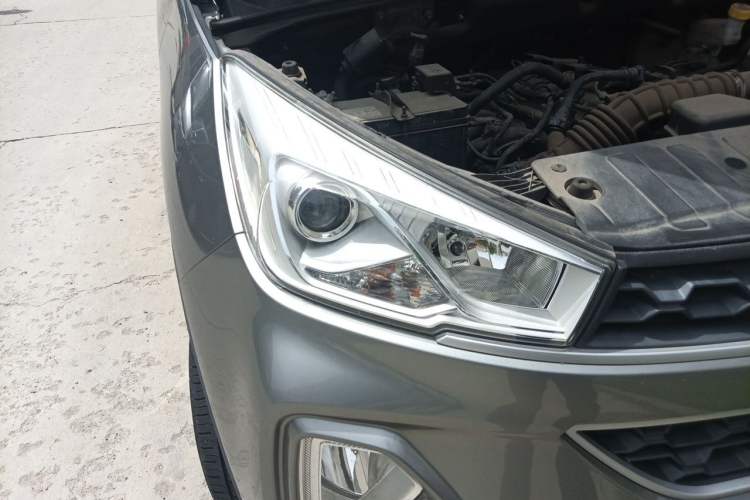 Used Wuling Hongguang S3 2019 1.5L Manual Comfort Model China VI Standard Right Front Headlight
