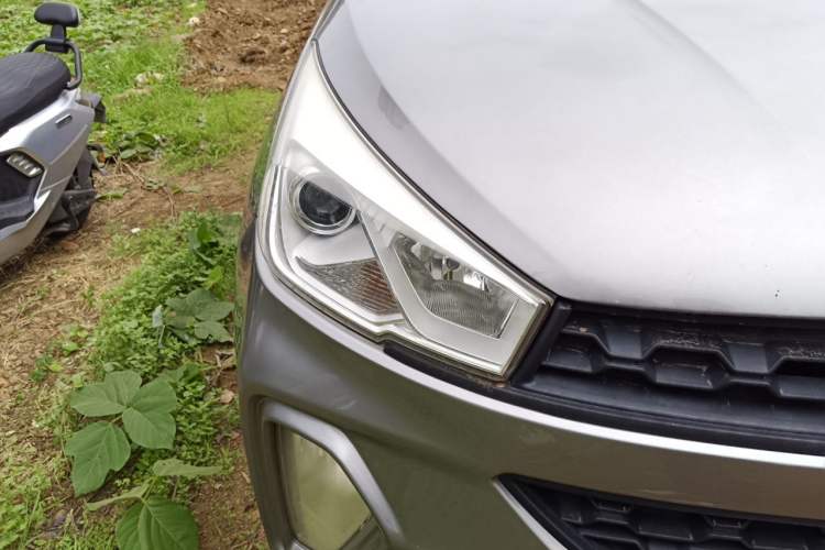 Used Wuling Hongguang S3 2019 1.5L Manual Standard Version China VI Standard Right Front Headlight