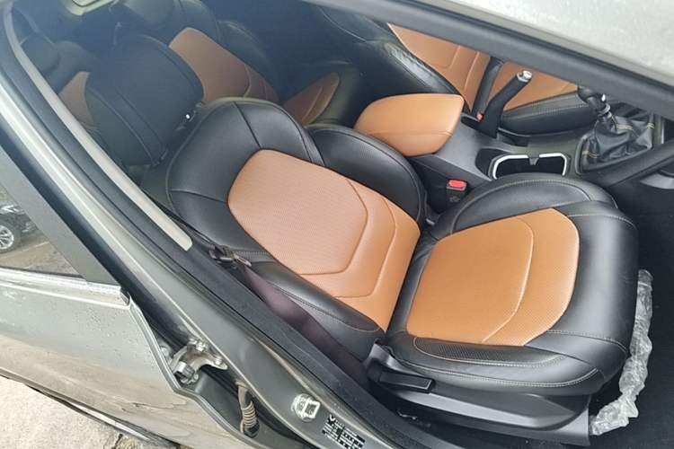 Used Wuling Hongguang S3 2019 1.5L Manual Comfort Model China VI Standard Right Front Seat