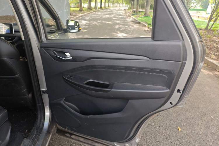 Used Wuling Hongguang S3 2019 1.5T Manual Comfort Edition China VI Standard Right Rear Door Interior