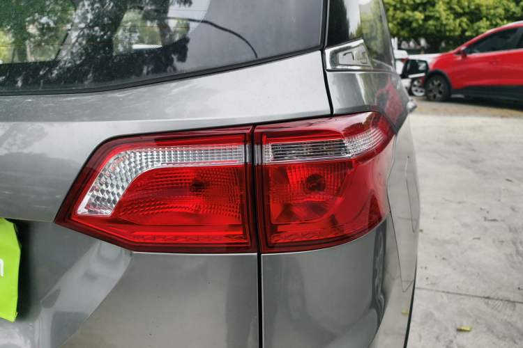 Used Wuling Hongguang S3 2019 Automatic Clutch Version 1.5L Manual Comfort Model China V Standard Right Rear Taillight