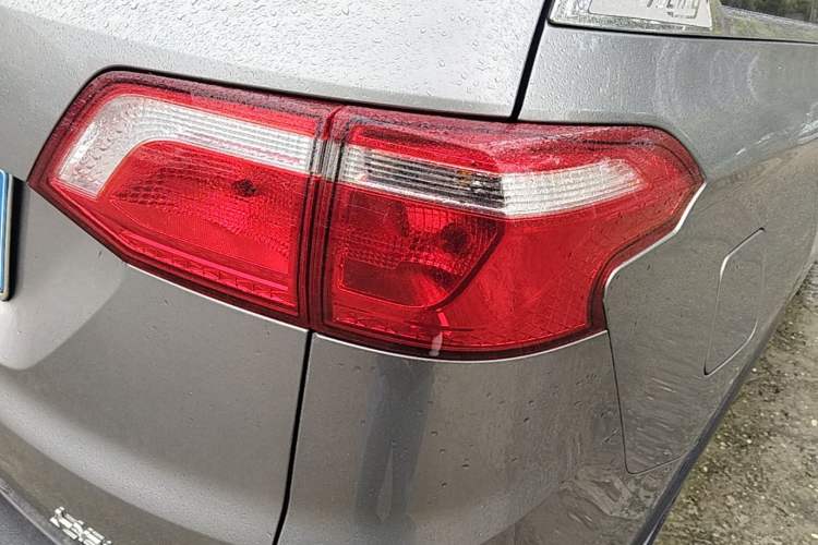 Used Wuling Hongguang S3 2019 1.5L Manual Comfort Model China VI Standard Right Rear Taillight