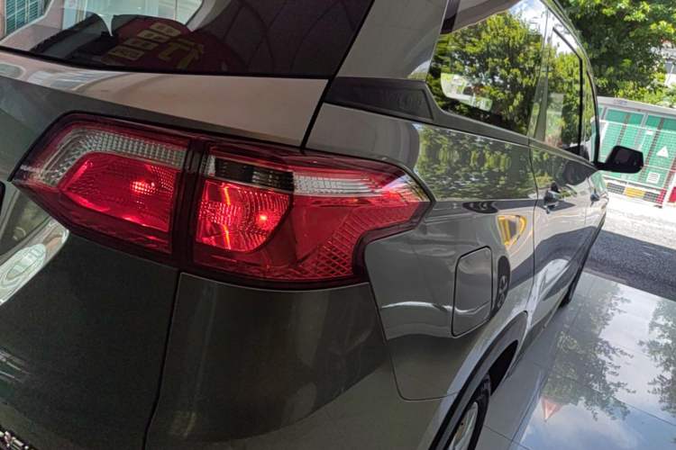 Used Wuling Hongguang S3 2019 1.5L Manual Standard Version China VI Standard Right Rear Taillight