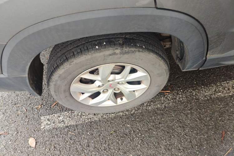 Used Wuling Hongguang S3 2019 1.5T Manual Comfort Edition China VI Standard Right Rear Wheel Hub