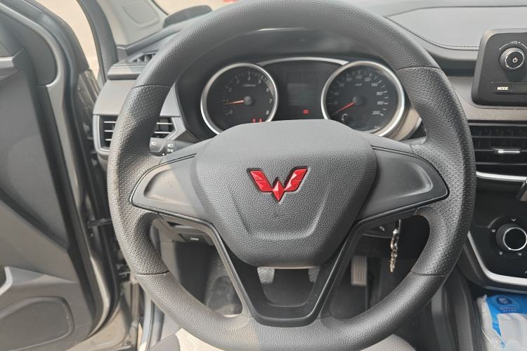 Used Wuling Hongguang S3 2019 1.5L Manual Standard Version China VI Standard Steering Wheel