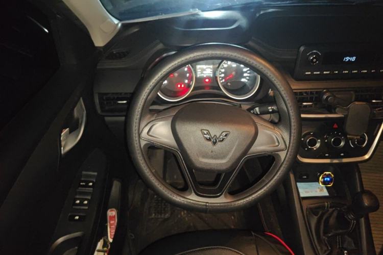 Used Wuling Hongguang S3 2019 1.5L Manual Standard Version China VI Standard Steering Wheel