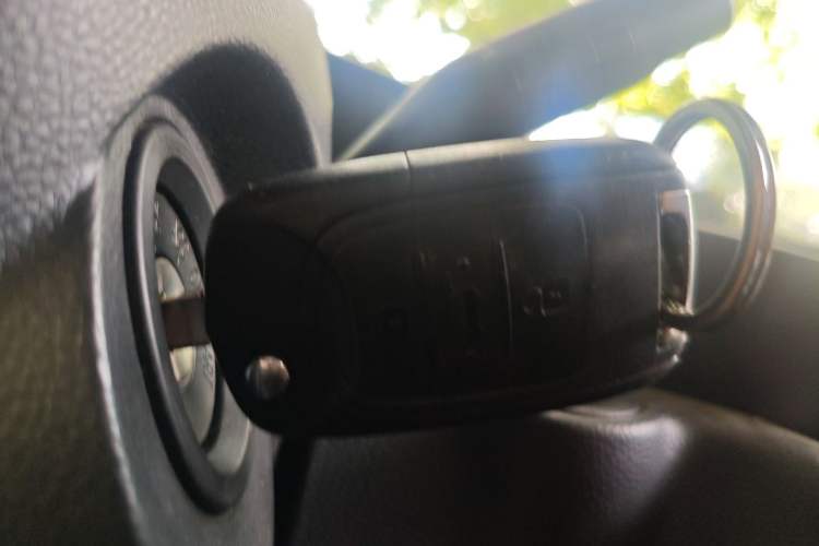 Used Wuling Hongguang S3 2019 1.5T Manual Comfort Edition China VI Standard Vehicle Key