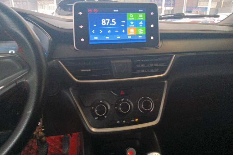 Used Wuling Hongguang S3 2019 1.5L Manual Comfort Model China VI Standard Audio And AC Panel