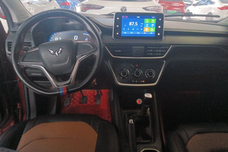Used Wuling Hongguang S3 2019 1.5L Manual Comfort Model China VI Standard Center Console