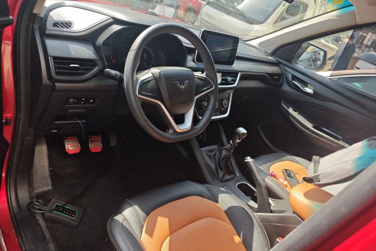 Used Wuling Hongguang S3 2019 Automatic Clutch Version 1.5L Manual Comfort Model China V Standard Center Console