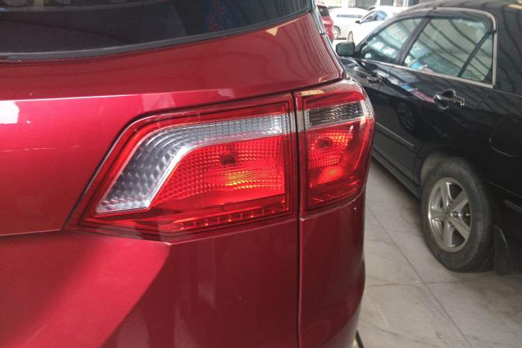 Used Wuling Hongguang S3 2019 1.5L Manual Comfort Model China VI Standard Exterior 2