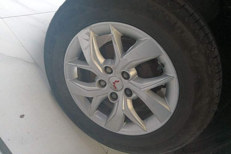 Used Wuling Hongguang S3 2019 1.5L Manual Comfort Model China VI Standard Exterior 4
