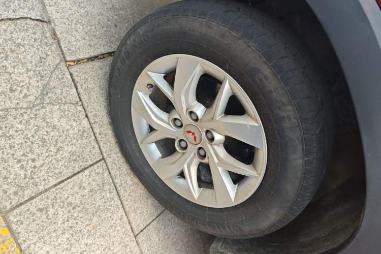 Used Wuling Hongguang S3 2019 Automatic Clutch Version 1.5L Manual Comfort Model China V Standard Left Front Wheel Hub
