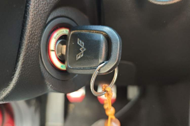 Used Wuling Hongguang S3 2019 Automatic Clutch Version 1.5L Manual Comfort Model China V Standard Vehicle Key