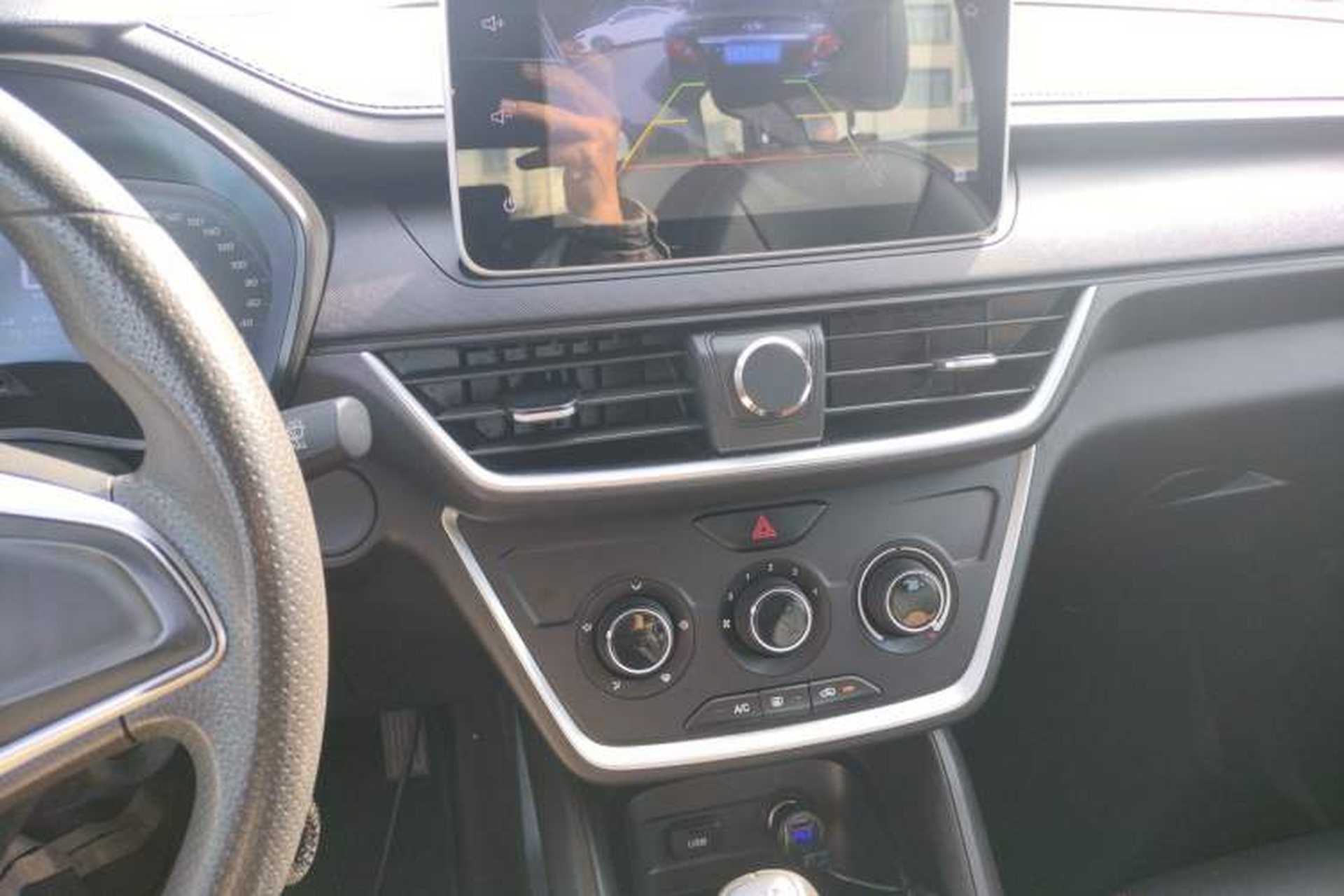 Used Wuling Hongguang S3 2019 1.5L Manual Comfort Model China VI Standard Audio And AC Panel