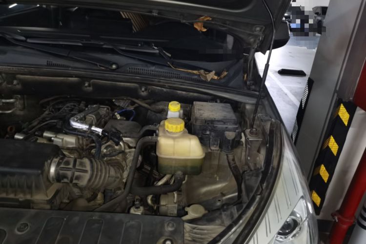 Used Wuling Hongguang S3 2019 1.5T Manual Comfort Edition China VI Standard Engine Bay Left