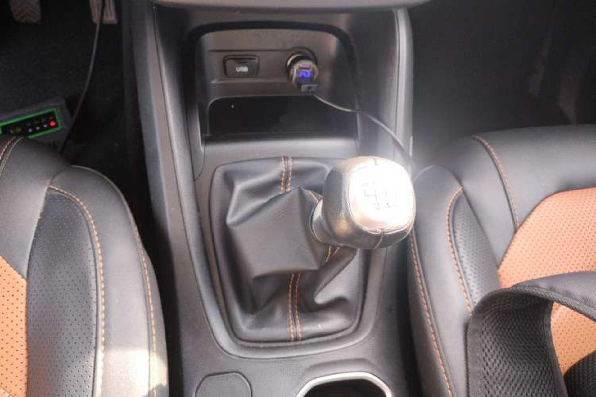 Used Wuling Hongguang S3 2019 1.5L Manual Comfort Model China VI Standard Gear Lever