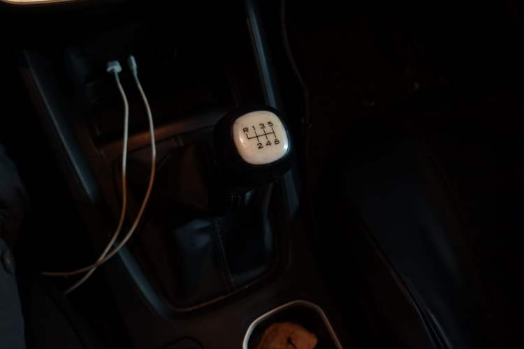 Used Wuling Hongguang S3 2019 1.5T Manual Comfort Edition China VI Standard Gear Lever