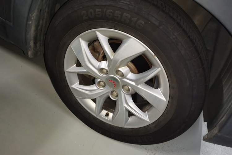 Used Wuling Hongguang S3 2019 1.5T Manual Comfort Edition China VI Standard Right Front Wheel Hub