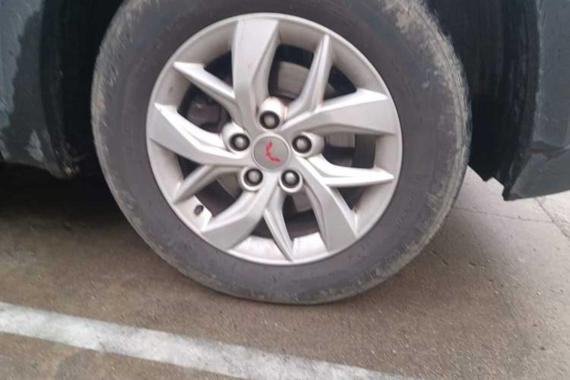 Used Wuling Hongguang S3 2019 1.5L Manual Standard Version China VI Standard Right Front Wheel Hub