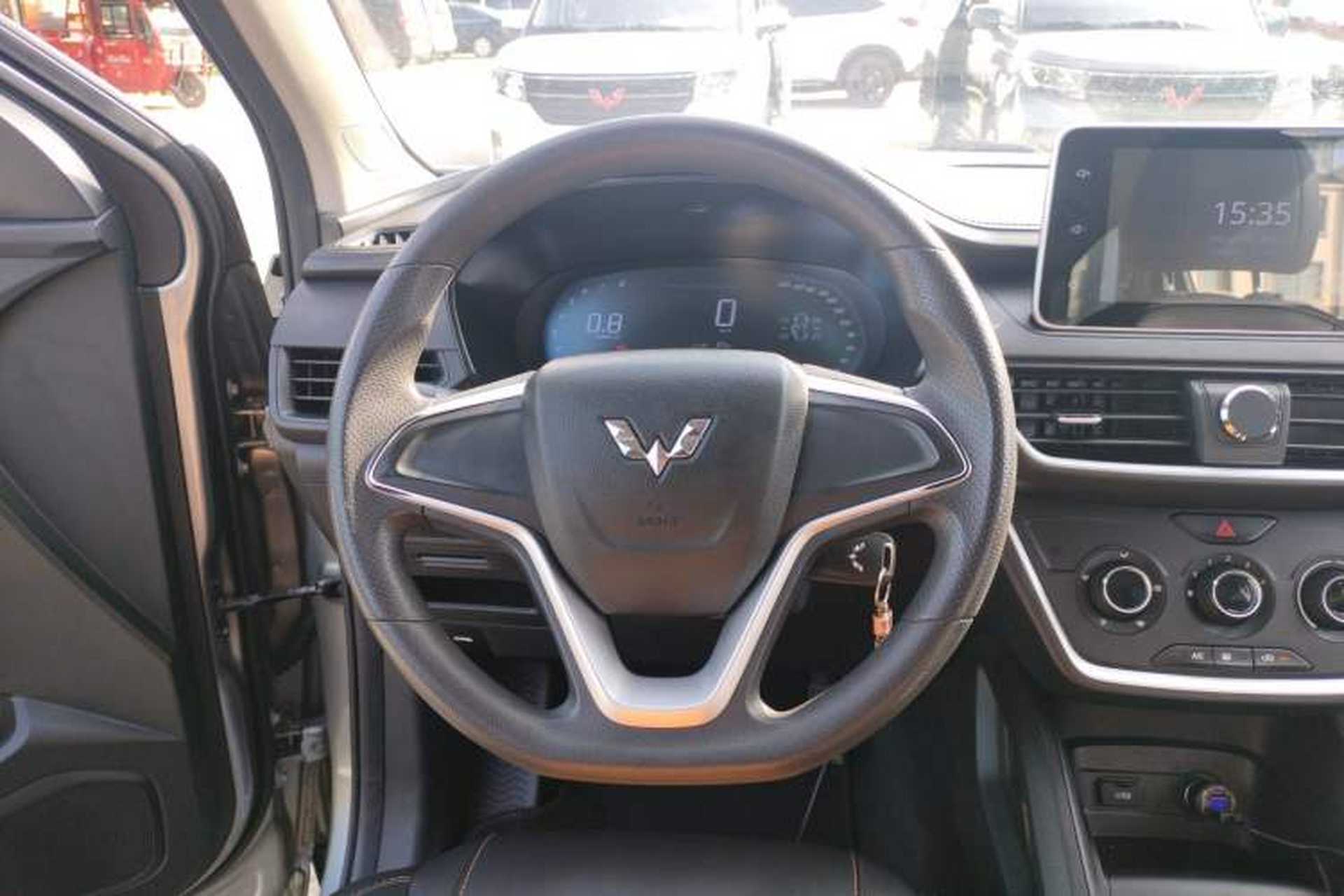 Used Wuling Hongguang S3 2019 1.5L Manual Comfort Model China VI Standard Steering Wheel