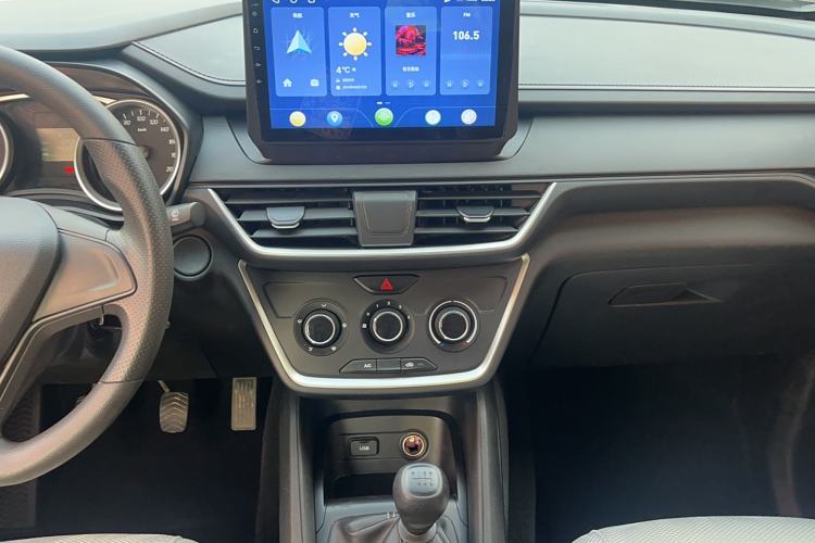 Used Wuling Hongguang S3 2019 1.5L Manual Standard Version China VI Standard Audio And AC Panel
