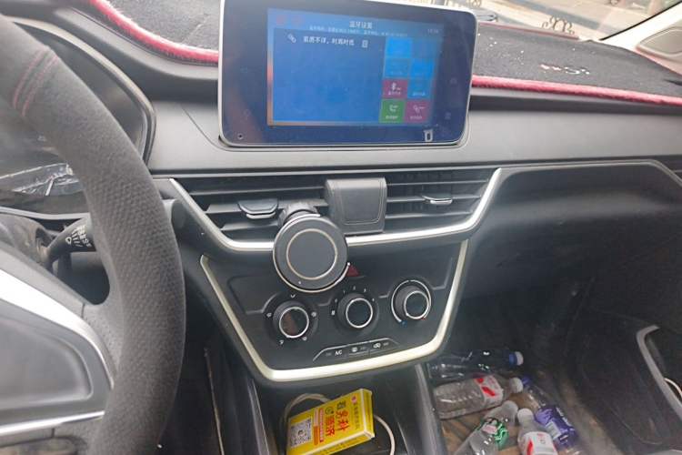 Used Wuling Hongguang S3 2019 1.5L Manual Comfort Model China VI Standard Audio And AC Panel