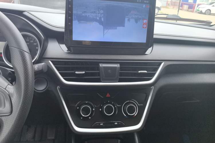 Used Wuling Hongguang S3 2019 1.5L Manual Standard Version China VI Standard Audio And AC Panel