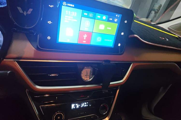 Used Wuling Hongguang S3 2019 1.5L Manual Luxury Model China VI Standard Audio And AC Panel