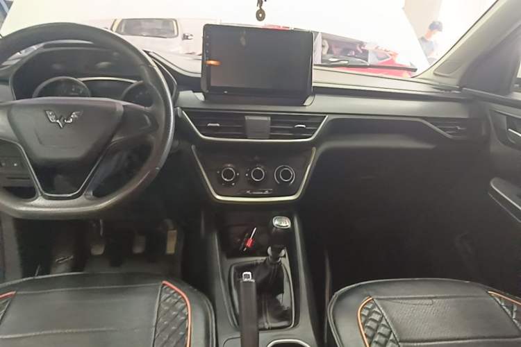 Used Wuling Hongguang S3 2019 1.5L Manual Standard Version China VI Standard Audio And AC Panel