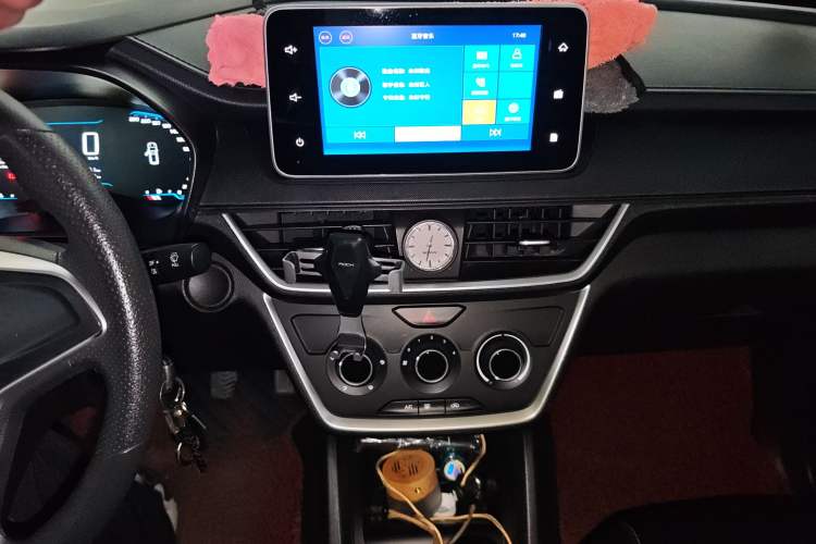 Used Wuling Hongguang S3 2019 1.5T Manual Comfort Edition China VI Standard Audio And AC Panel
