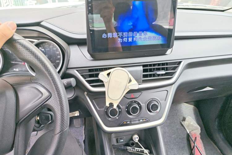 Used Wuling Hongguang S3 2019 1.5L Manual Comfort Model China VI Standard Audio And AC Panel