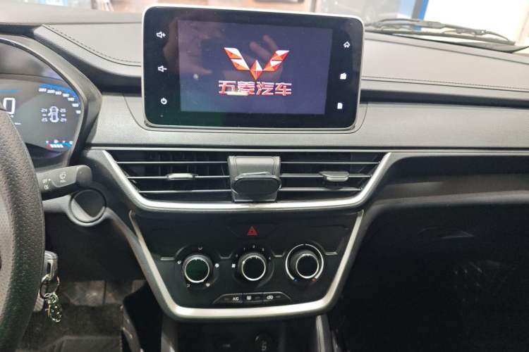 Used Wuling Hongguang S3 2019 1.5L Manual Comfort Model China VI Standard Audio And AC Panel