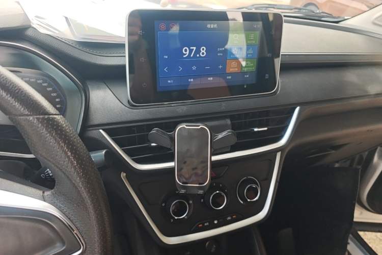 Used Wuling Hongguang S3 2019 1.5L Manual Comfort Model China VI Standard Audio And AC Panel