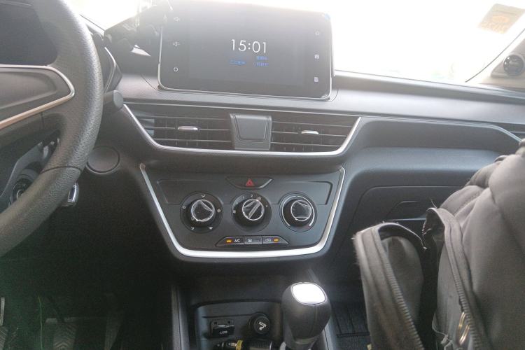 Used Wuling Hongguang S3 2019 1.5L Manual Comfort Model China VI Standard Audio And AC Panel