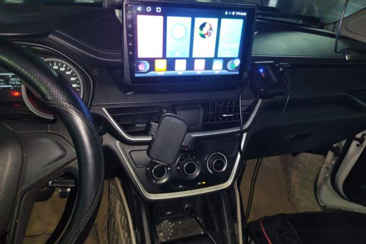 Used Wuling Hongguang S3 2019 1.5L Manual Standard Version China VI Standard Audio And AC Panel