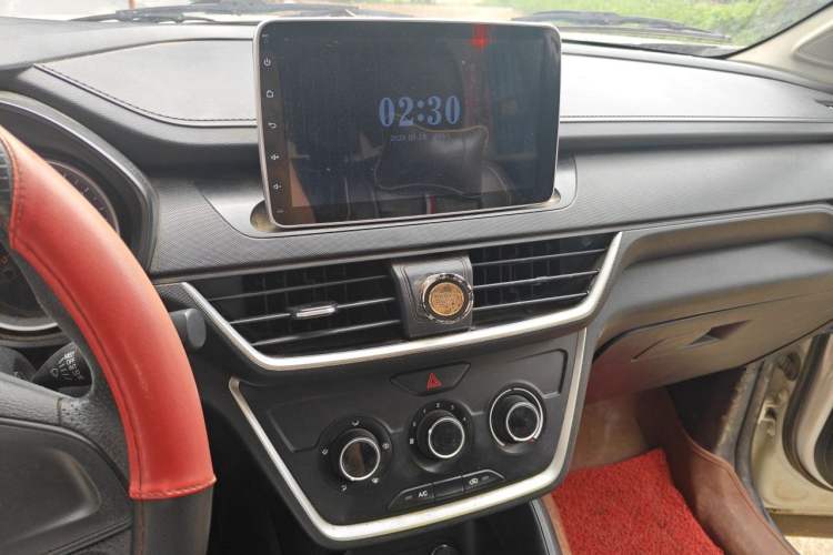 Used Wuling Hongguang S3 2019 1.5L Manual Standard Version China VI Standard Audio And AC Panel