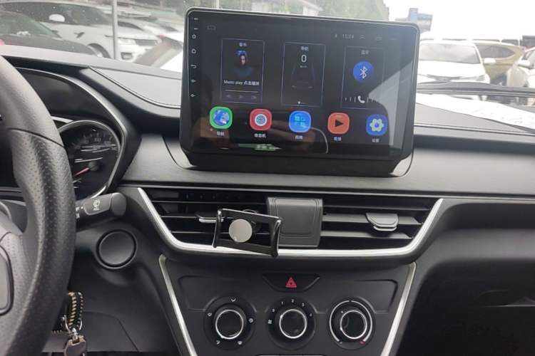 Used Wuling Hongguang S3 2019 1.5L Manual Standard Version China VI Standard Audio And AC Panel