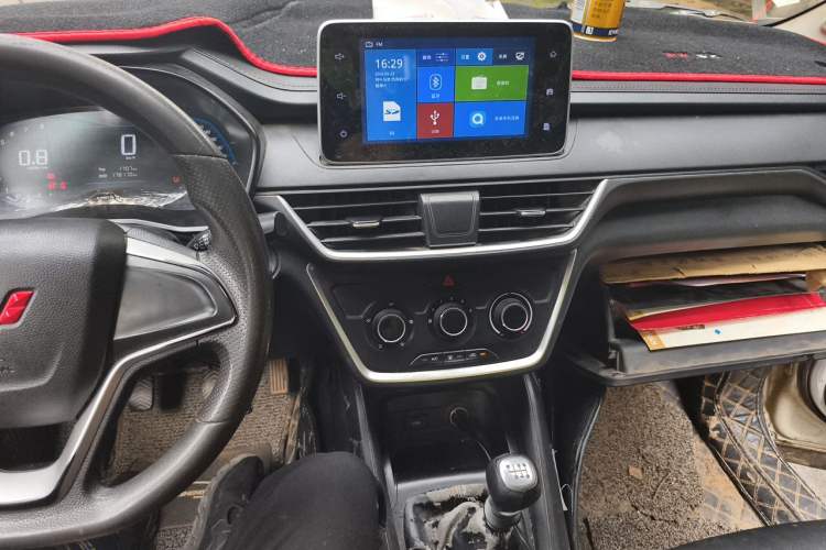 Used Wuling Hongguang S3 2019 1.5L Manual Comfort Model China VI Standard Audio And AC Panel
