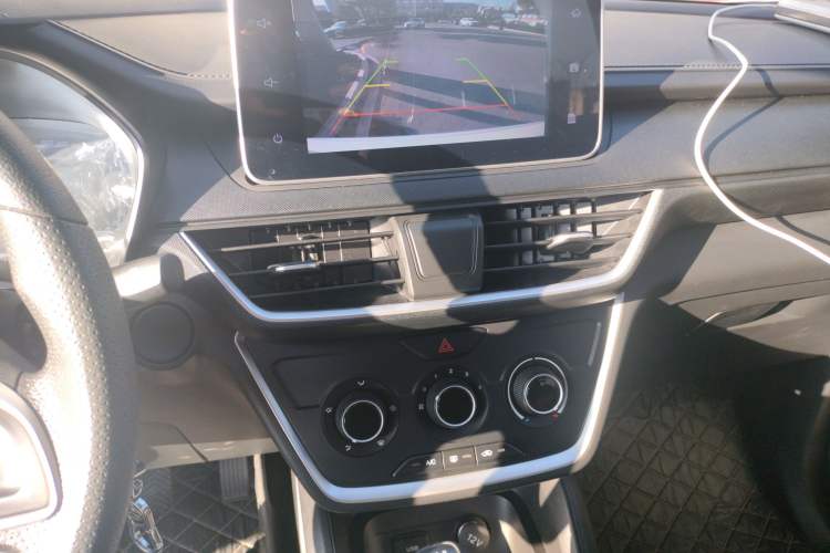 Used Wuling Hongguang S3 2019 1.5L Manual Comfort Model China VI Standard Audio And AC Panel
