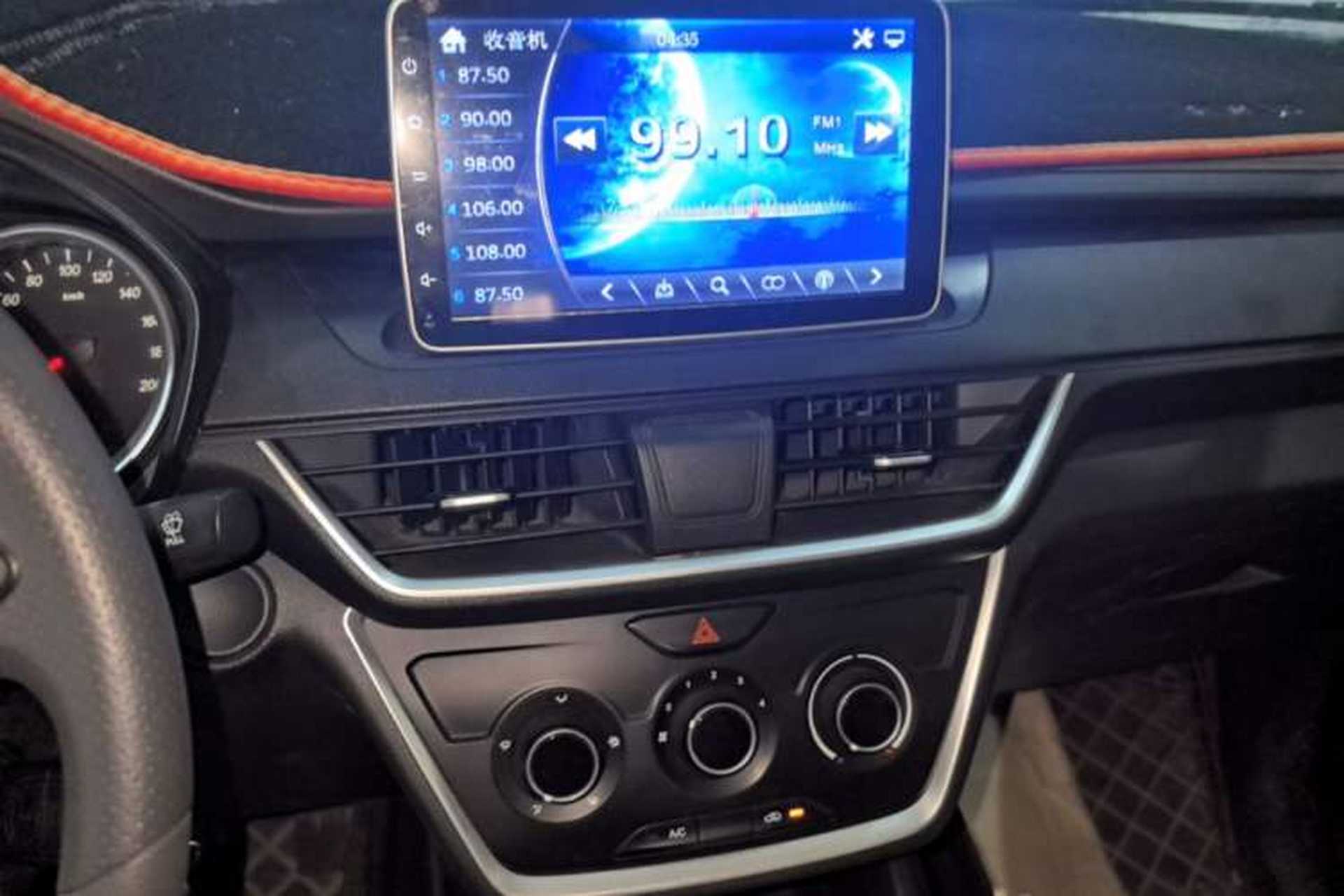 Used Wuling Hongguang S3 2019 1.5L Manual Standard Version China VI Standard Audio And AC Panel