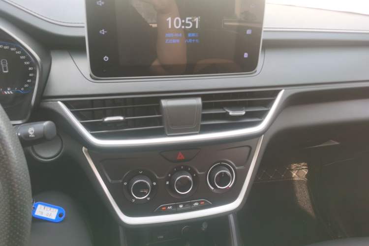 Used Wuling Hongguang S3 2019 1.5L Manual Comfort Model China VI Standard Audio And AC Panel
