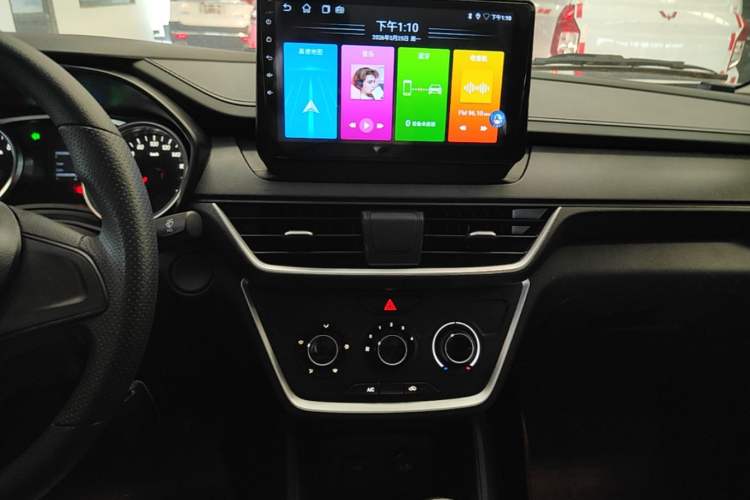 Used Wuling Hongguang S3 2019 1.5L Manual Standard Version China VI Standard Audio And AC Panel